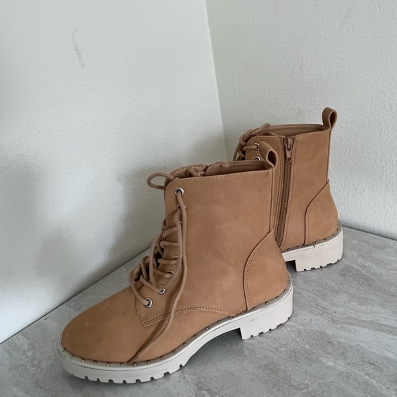 Dolce Vita Boots - Picture 5 of 10